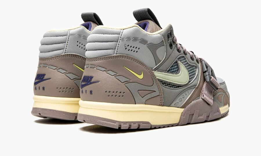 air-trainer-1-utility-sp-light-smoke-grey-honeydew-particle-grey_dh7338-002_2