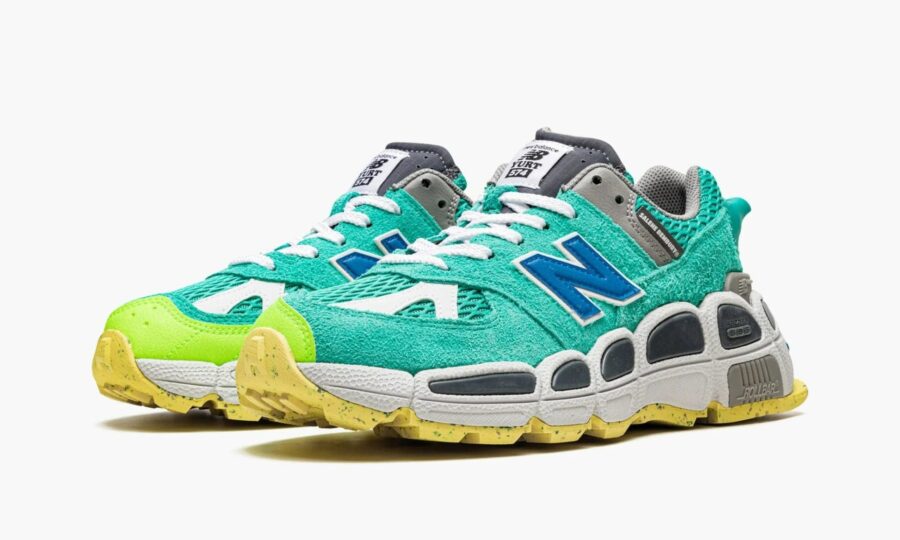 new-balance-574-yurt-salehe-bembury-universal-communication-emerald-sky_ms574ysd_1