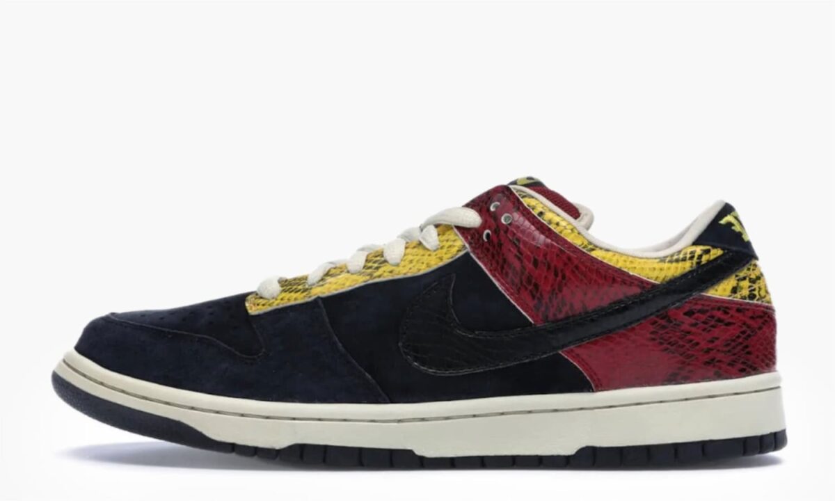 sb-dunk-low-coral-snake_313170-701