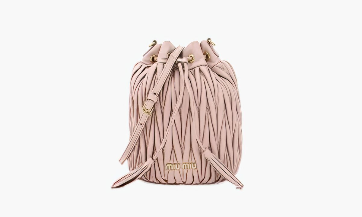 sumka-miu-miu-matelasse-nappa-leather-bucket-bag-opal_5bp066_n88_f0d91_v_oof