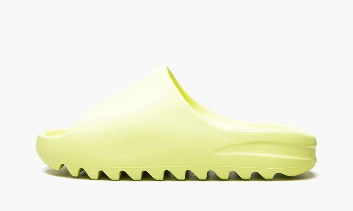 yeezy-slide-glow-green_gx6138hq6447